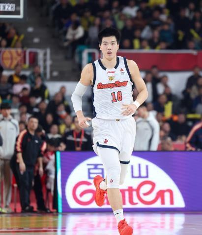 开云官网-排队道歉！广东新援用表现回应质疑 5分钟砍10+8太强悍